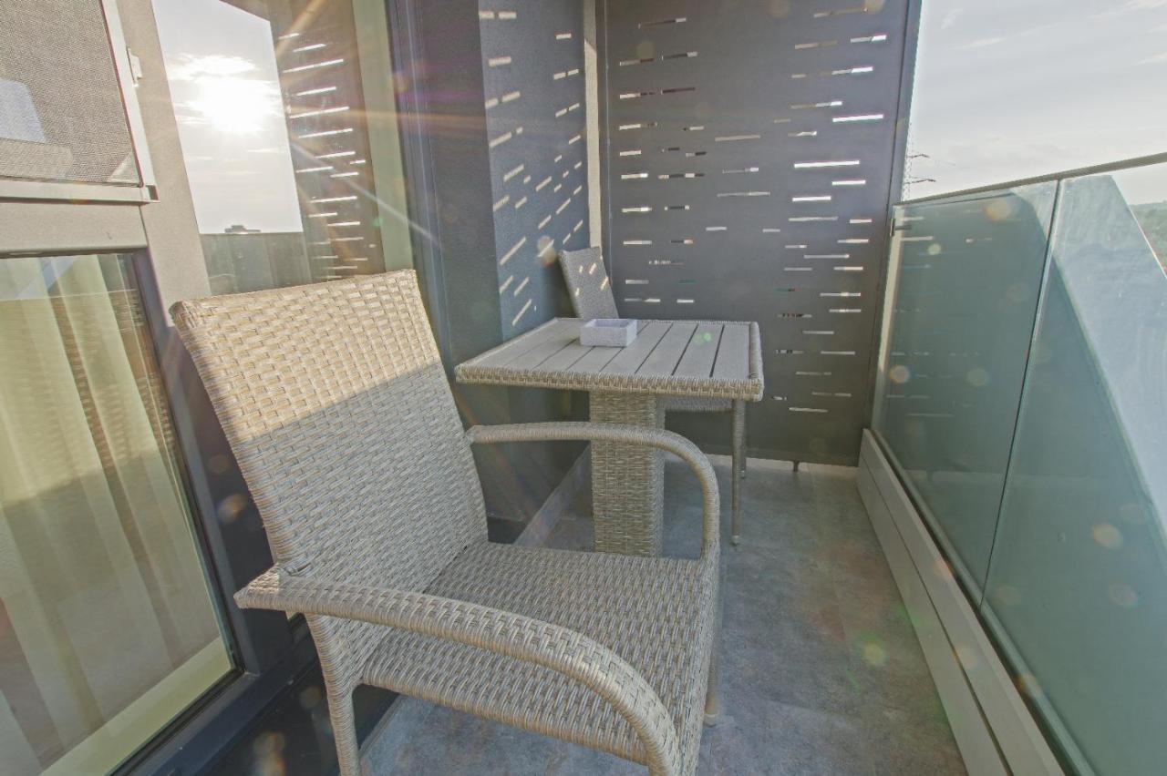 Himson-Beige Apartment Iasi Exterior photo